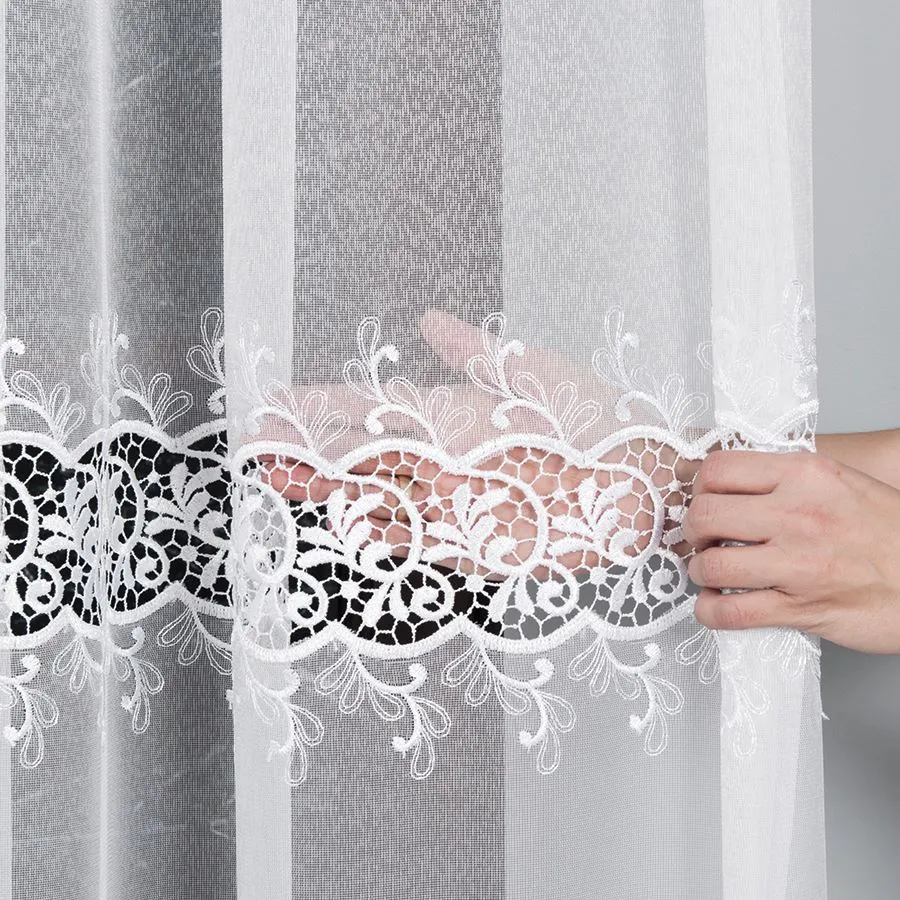 Firanka z aplikacją gipiurową 008210