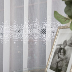 Firanka haftowana ze wzorem pasowym 013293 Firanka haftowana ze wzorem pasowym 013293