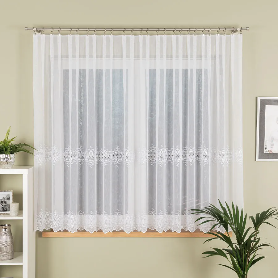 Firanka haftowana ze wzorem pasowym 013293