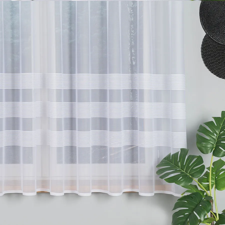 Firanka żakardowa ze wzorem pasowym 000282