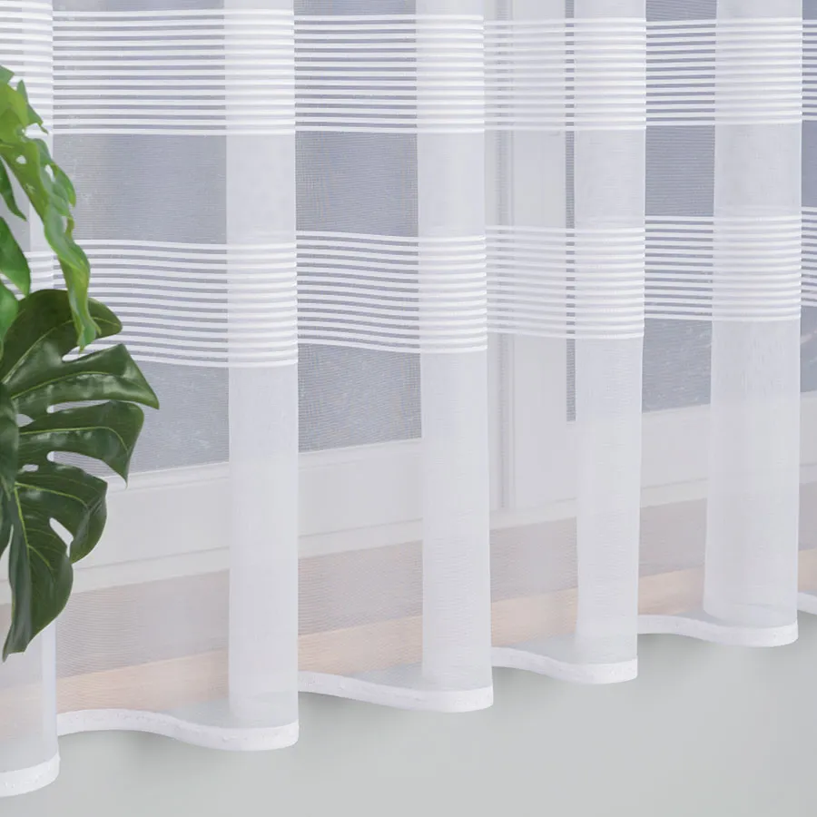 Firanka żakardowa ze wzorem pasowym 000282