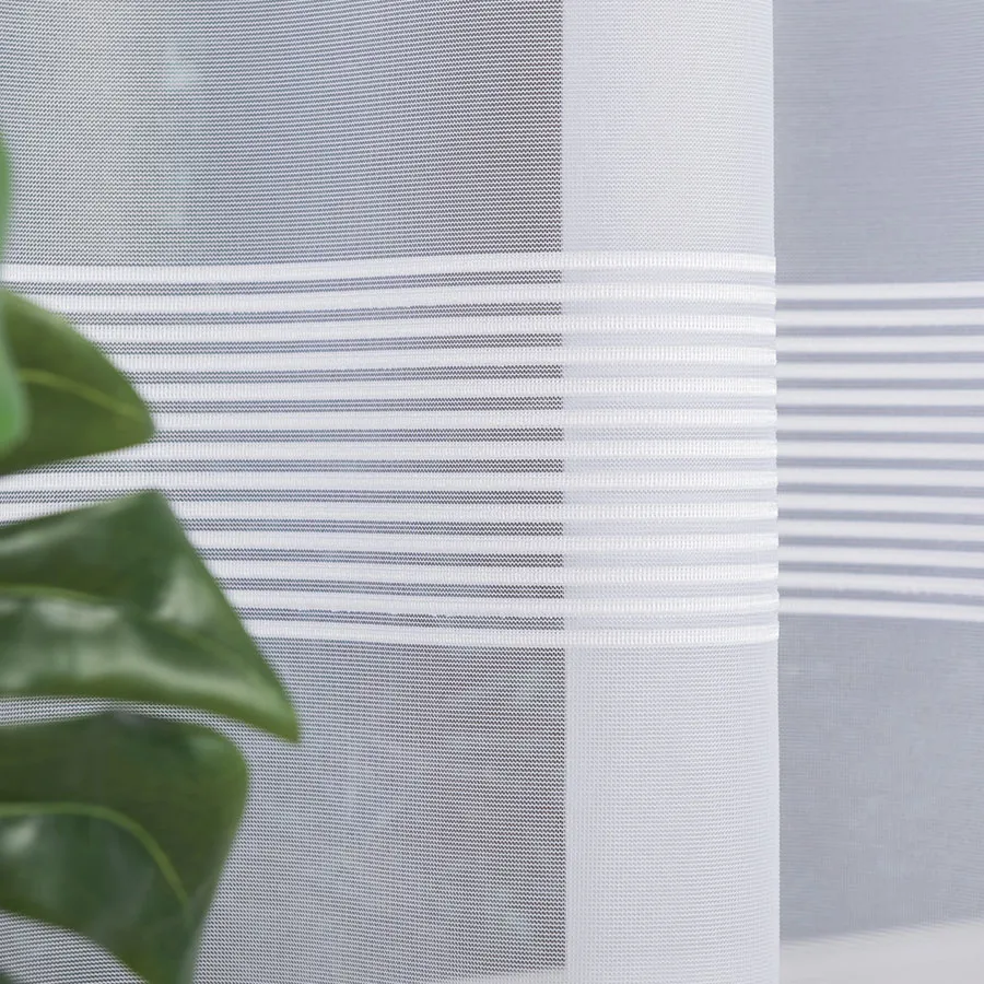 Firanka żakardowa ze wzorem pasowym 000282