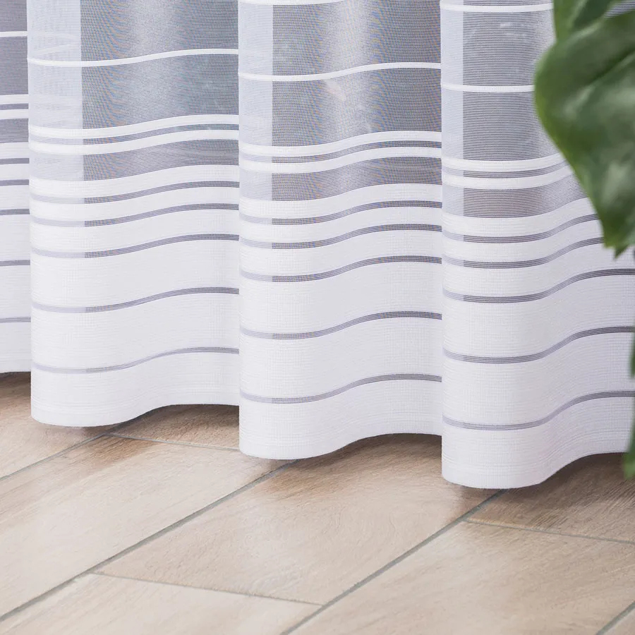 Firanka żakardowa ze wzorem pasowym 000280