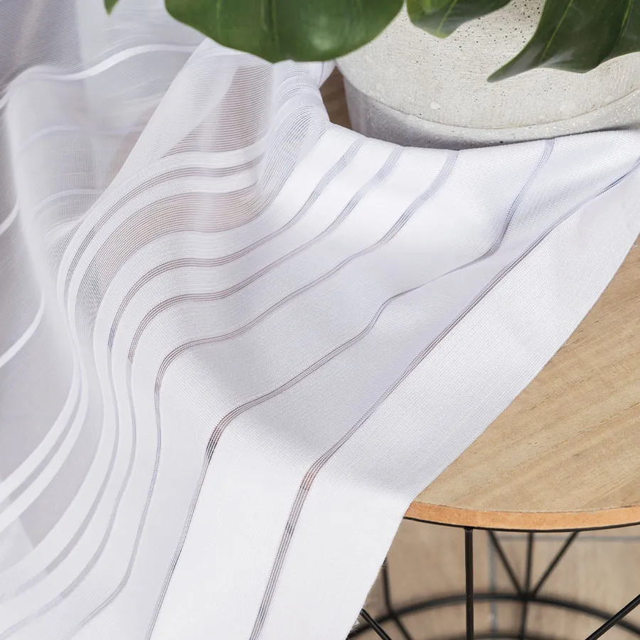 Firanka żakardowa ze wzorem pasowym 000280