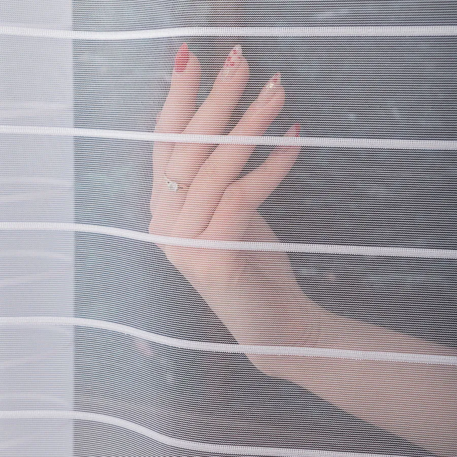 Firanka żakardowa ze wzorem pasowym 000280