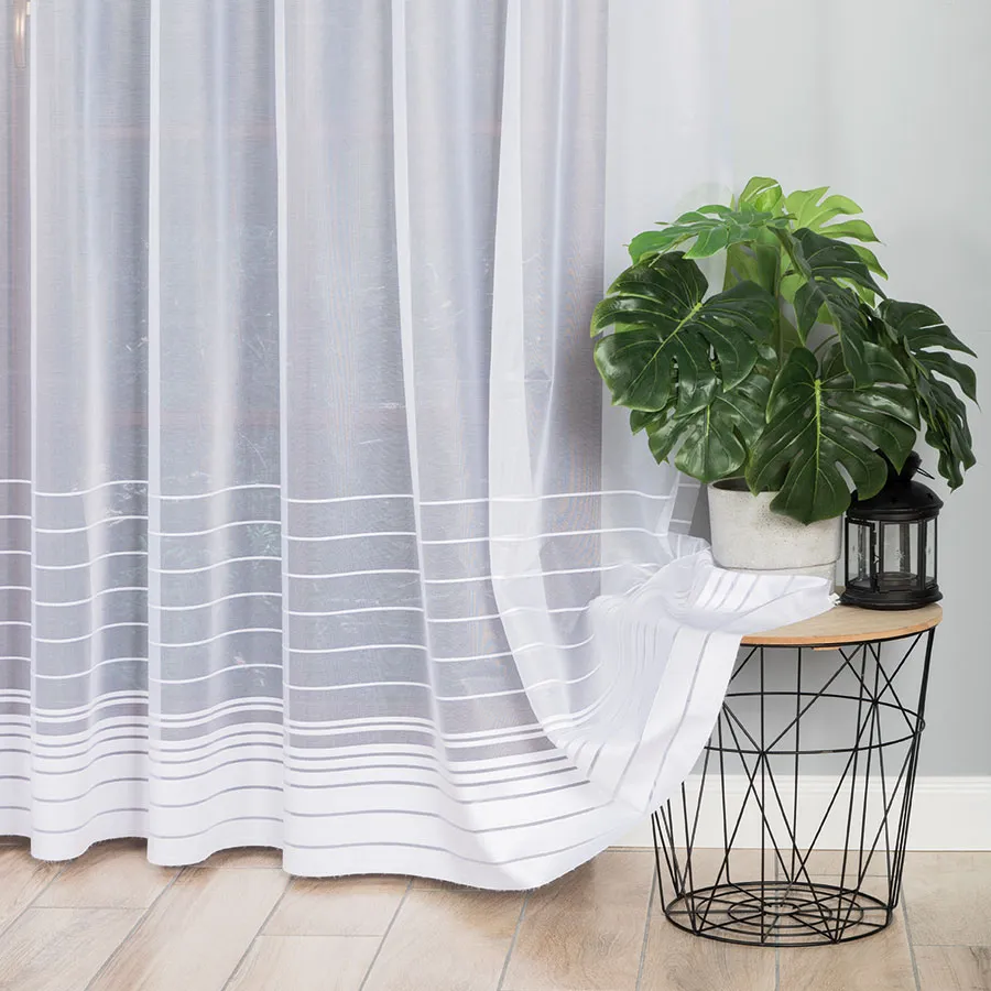 Firanka żakardowa ze wzorem pasowym 000280