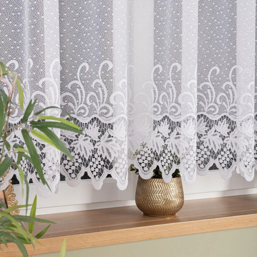 Firanka żakardowa ze wzorem pasowym 018965