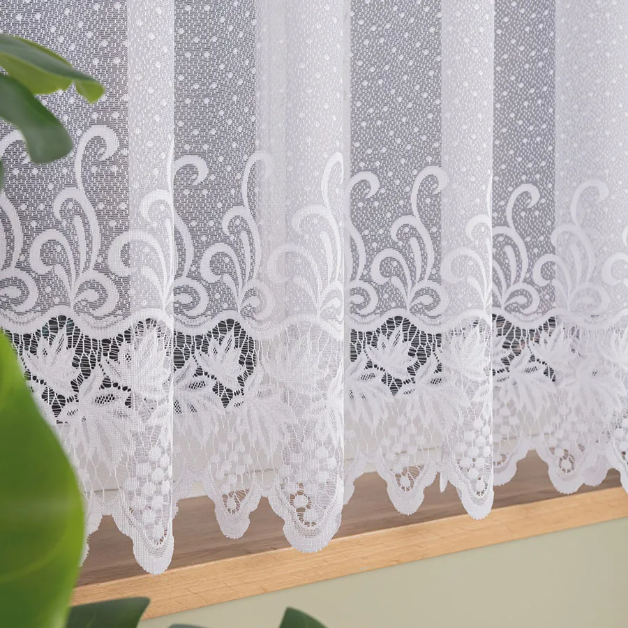 Firanka żakardowa ze wzorem pasowym 018965