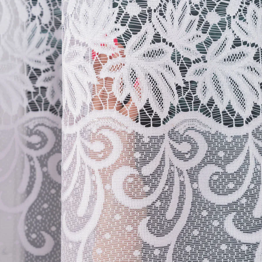 Firanka żakardowa ze wzorem pasowym 018965