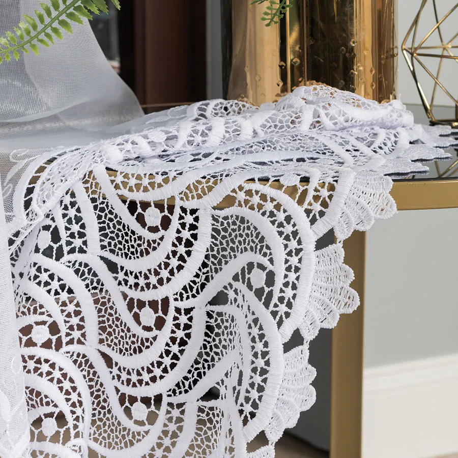 Firanka z aplikacją na markizecie ze wzorem pasowym 008828