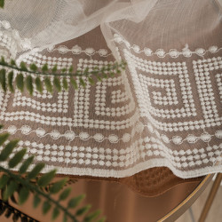 Firanka haftowana ze wzorem na samym dole 127195 Firanka haftowana ze wzorem na samym dole 127195