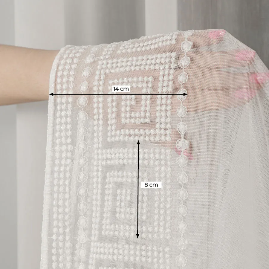 Firanka haftowana ze wzorem na samym dole 127195