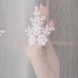 Firanka haftowana ze wzorem po całości 242758 Firanka haftowana ze wzorem po całości 242758