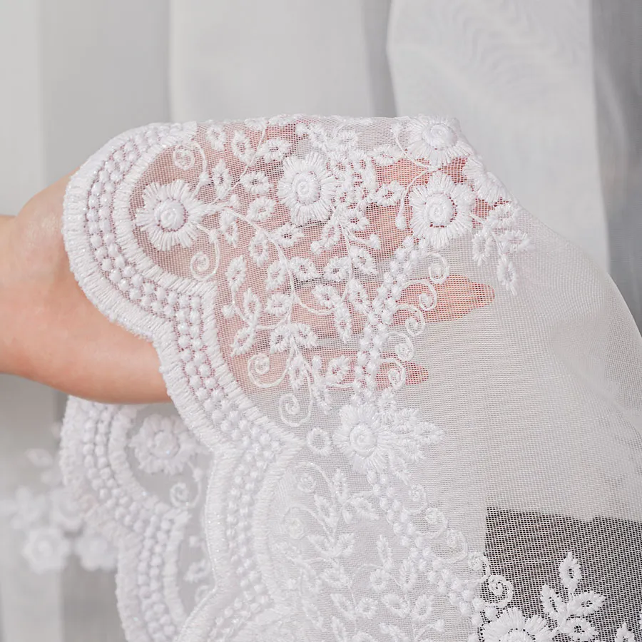 Firanka haftowana ze wzorem po całości 242758