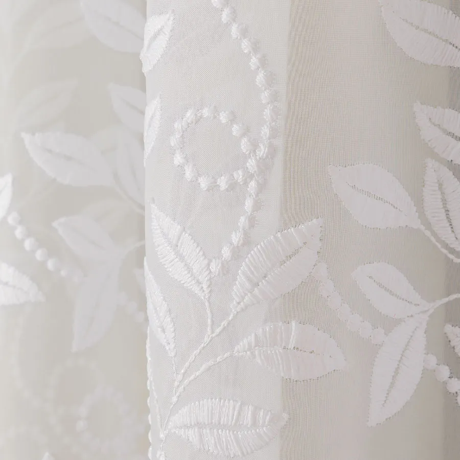 Firanka haftowana na woalu 242778