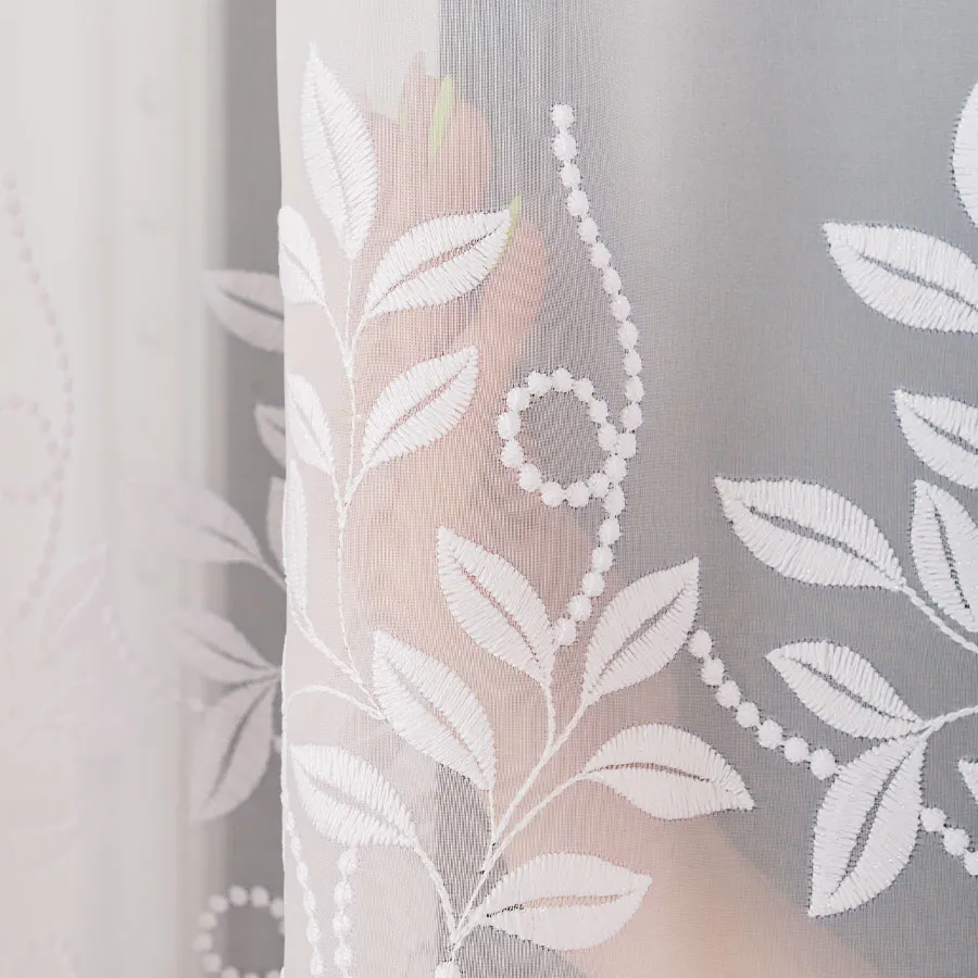 Firanka haftowana na woalu 242778