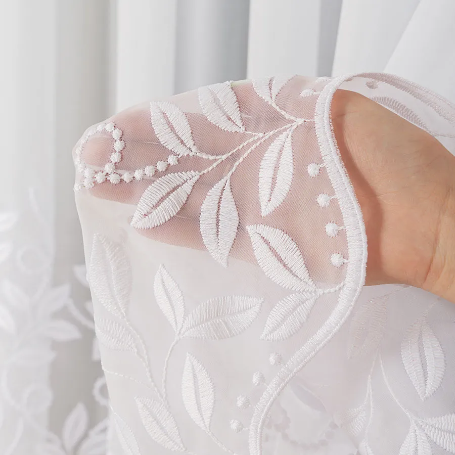 Firanka haftowana na woalu 242778