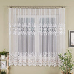 Firanka żakardowa ze wzorem pasowym 015327