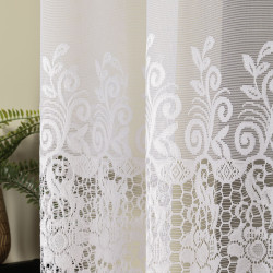 Firanka żakardowa ze wzorem pasowym 015327