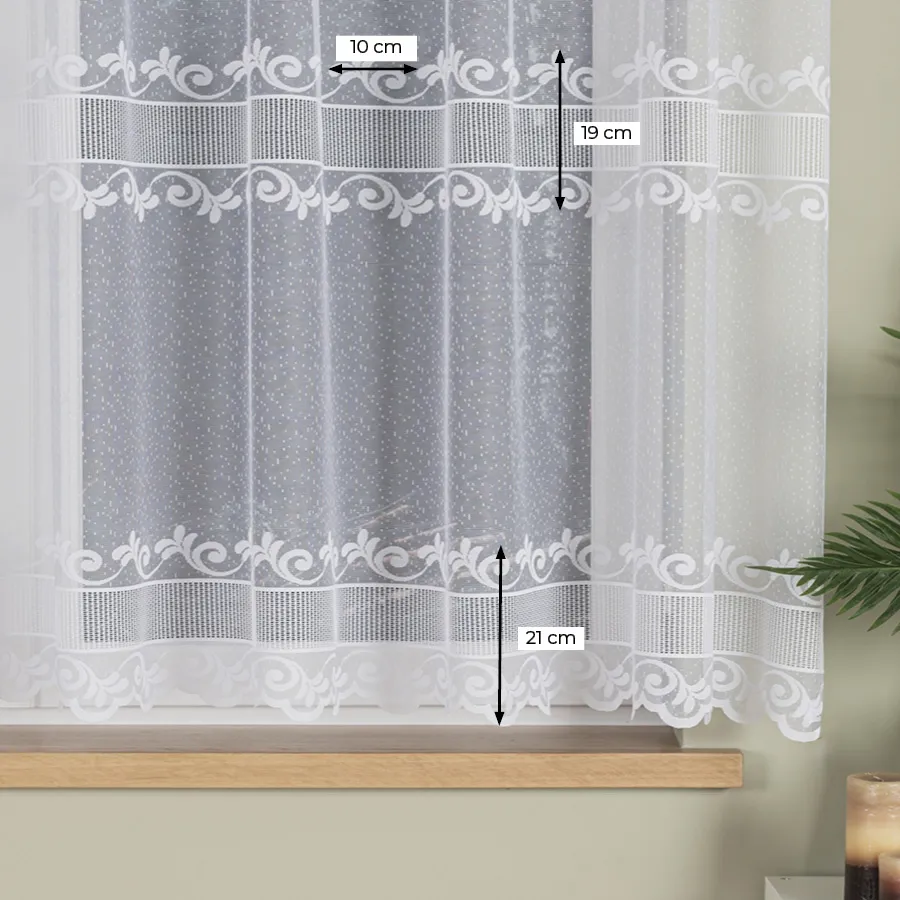 Firanka żakardowa ze wzorem pasowym 054316