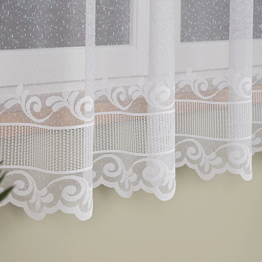 Firanka żakardowa ze wzorem pasowym 054316