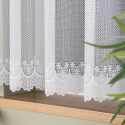 Firanka żakardowa ze wzorem pasowym 132029