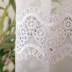 Firanka z aplikacją ze wzorem pasowym na markizecie 009314 Firanka z aplikacją ze wzorem pasowym na markizecie 009314