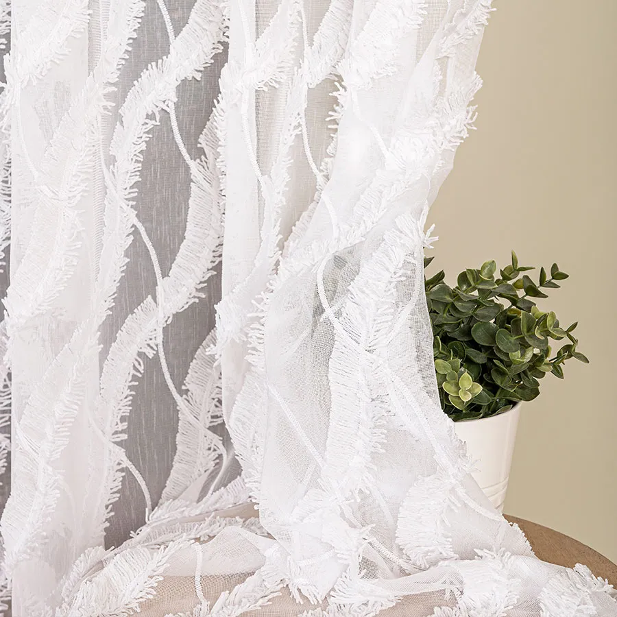 Firanka haftowana z aplikacją 013410