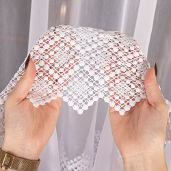 Firanka z aplikacją ze wzorem pasowym na markizecie 009377