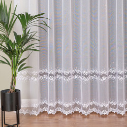 Firanka z aplikacją ze wzorem pasowym na markizecie 113000