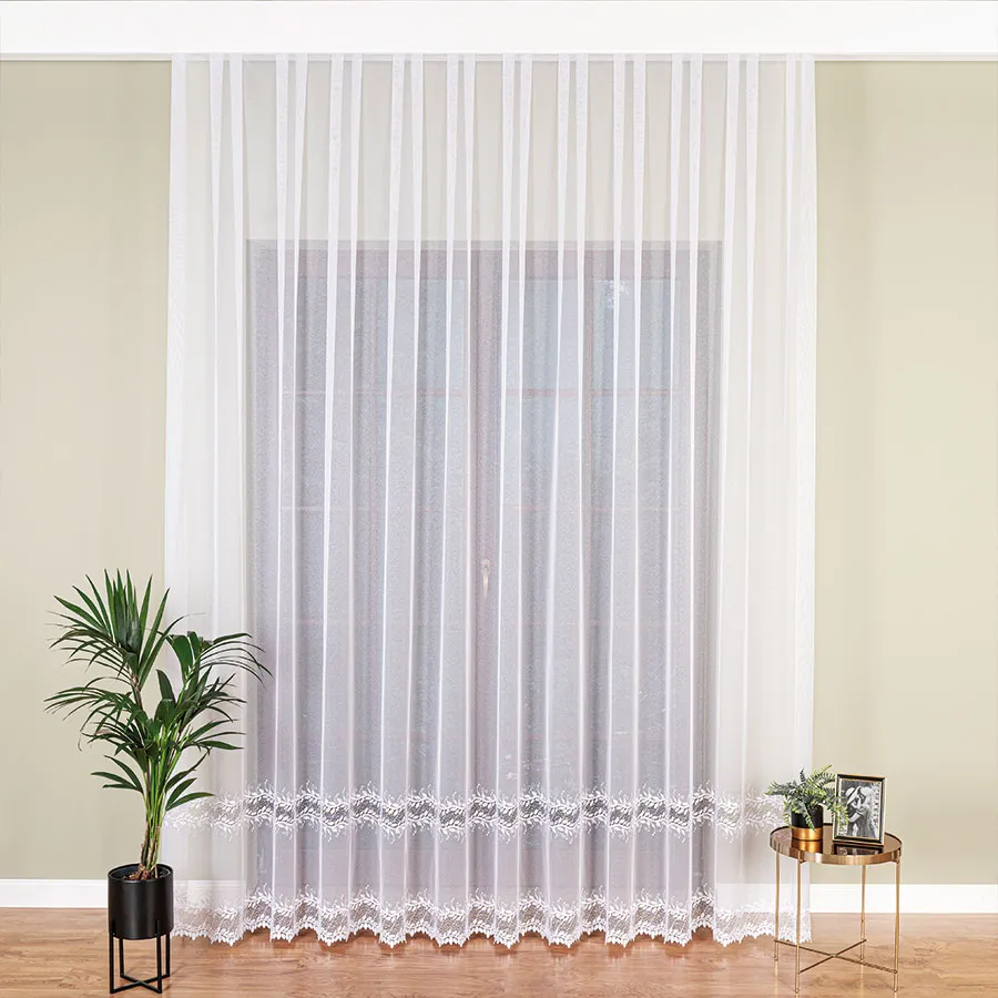 Firanka z aplikacją ze wzorem pasowym na markizecie 113000