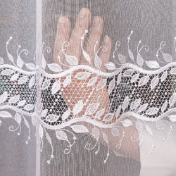 Firanka z aplikacją ze wzorem pasowym na markizecie 113000