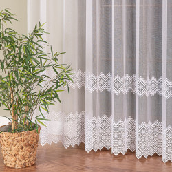 Firanka z aplikacją ze wzorem pasowym na markizecie 009377