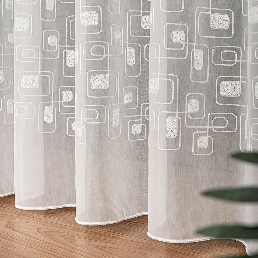 Firanka haftowana ze wzorem pasowym 224128