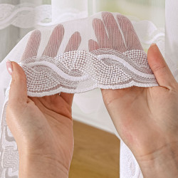 Firanka haftowana ze wzorem na samym dole 013417 Firanka haftowana ze wzorem na samym dole 013417