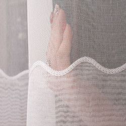 Firanka haftowana ze wzorem na samym dole 009504 Firanka haftowana ze wzorem na samym dole 009504