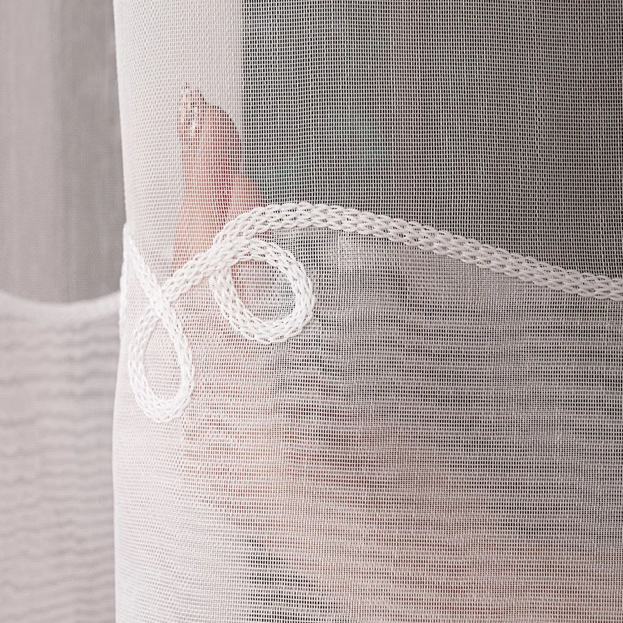 Firanka haftowana ze wzorem na samym dole 009505