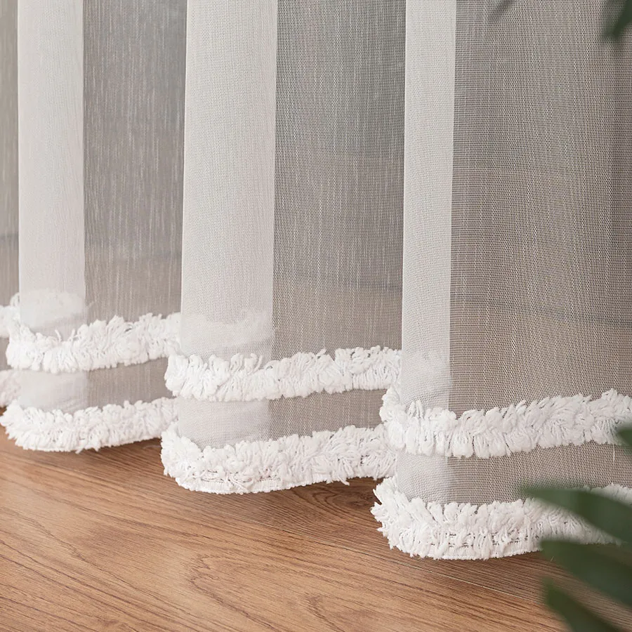 Firanka haftowana ze wzorem pasowym 083616