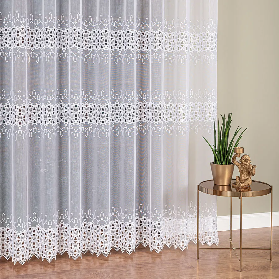 Firanka z aplikacją na markizecie ze wzorem pasowym 081972