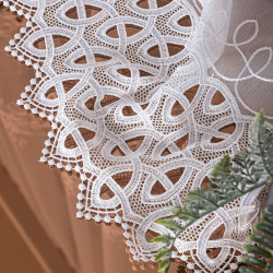 Firanka z aplikacją na markizecie ze wzorem pasowym 081972 Firanka z aplikacją na markizecie ze wzorem pasowym 081972