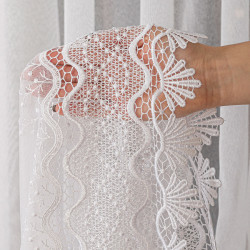 Firanka z aplikacją na markizecie ze wzorem pasowym 081445