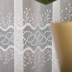 Firanka z aplikacją na markizecie ze wzorem pasowym 081445