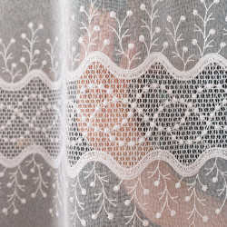 Firanka z aplikacją na markizecie ze wzorem pasowym 081445