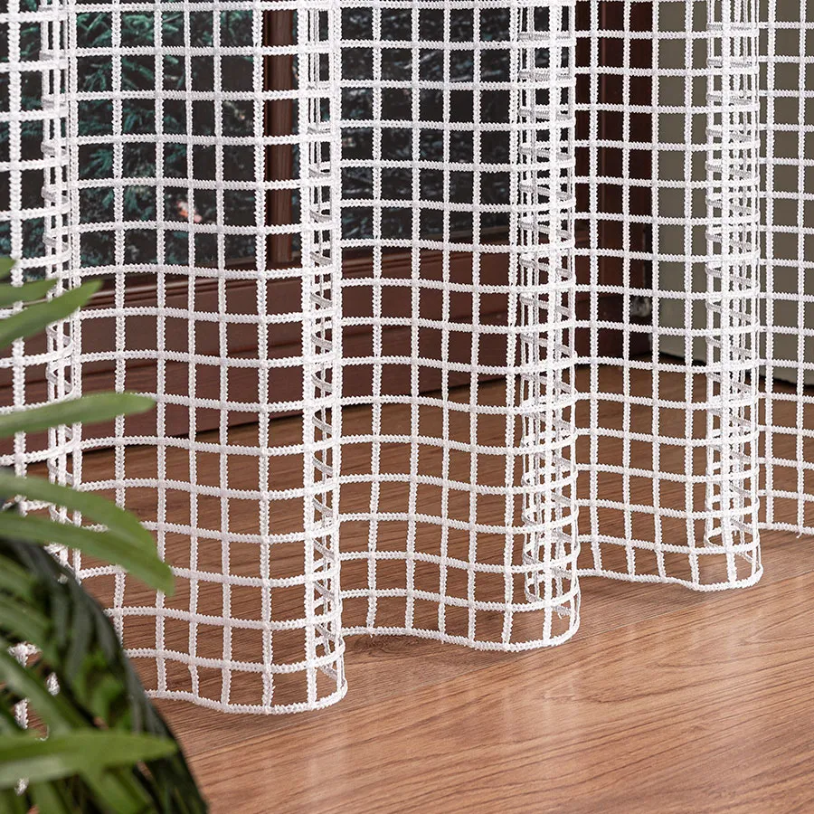 Firanka z aplikacją na markizecie ze wzorem pasowym 081773