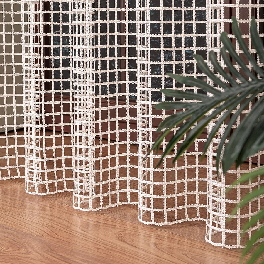 Firanka z aplikacją na markizecie ze wzorem pasowym 081773