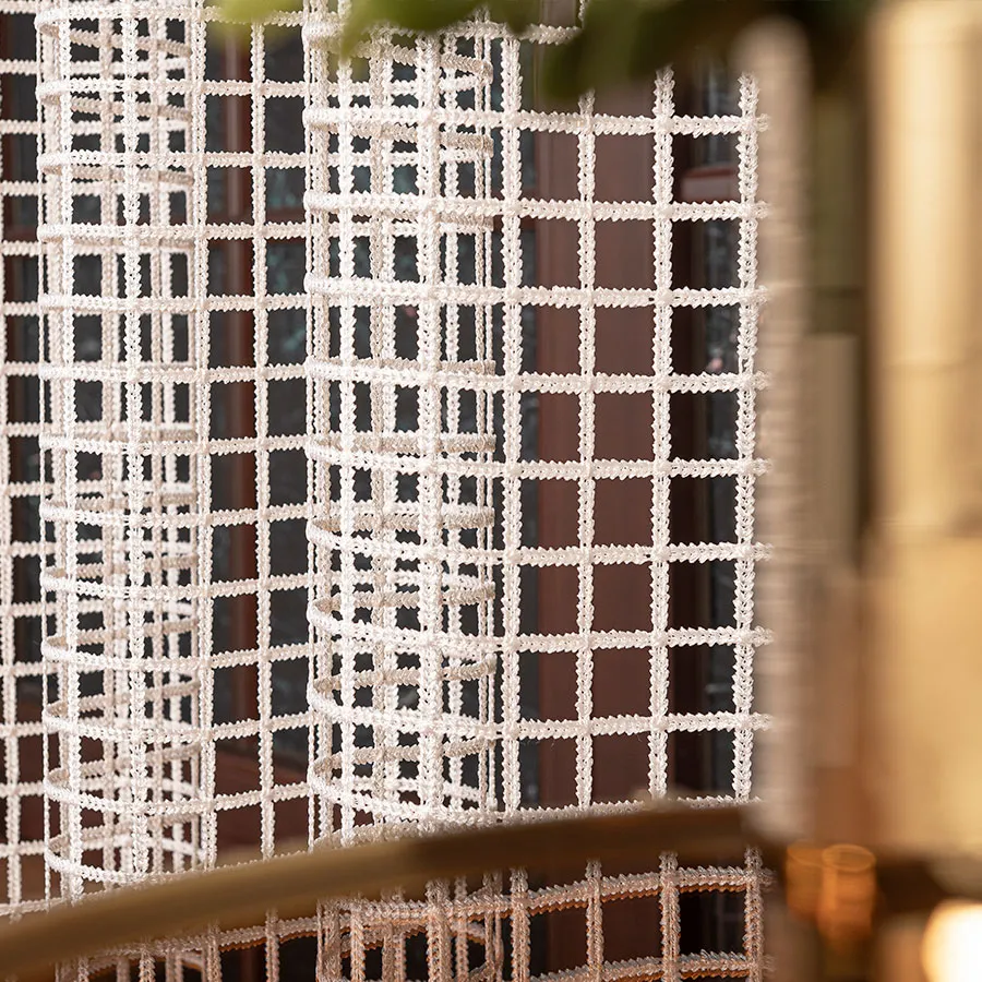 Firanka z aplikacją na markizecie ze wzorem pasowym 081773