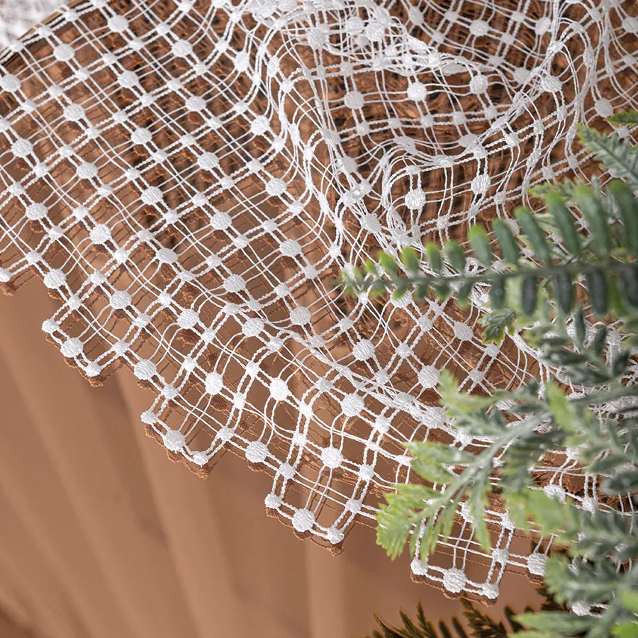 Firanka z aplikacją na markizecie ze wzorem pasowym 081778