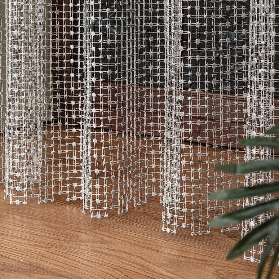 Firanka z aplikacją na markizecie ze wzorem pasowym 081778