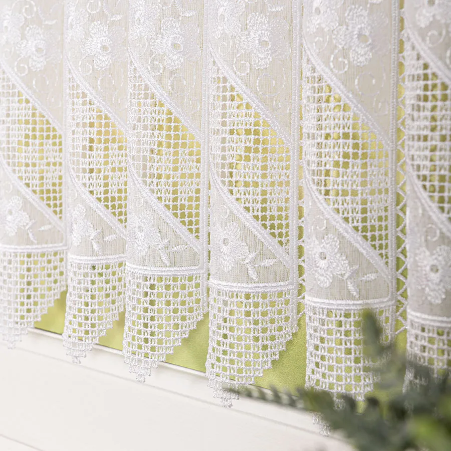 Zazdrostka panelowa haftowana na batyście 096204