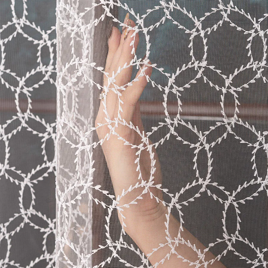 Firanka haftowana tiulowa 108183